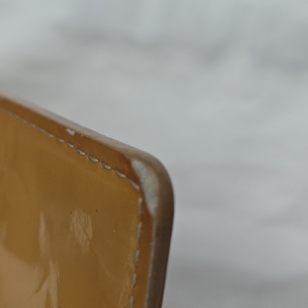 Louis Vuitton Vernis Key Ring Pouch Gold - Picture 13 of 17